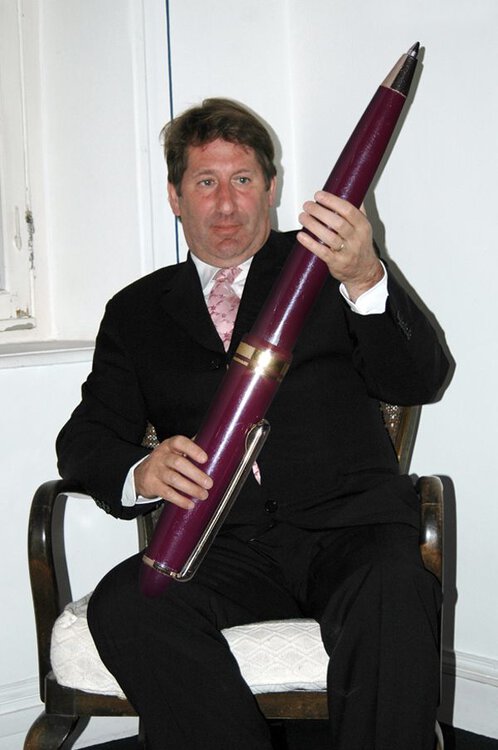 big-pen.thumb.jpg.94eed67c31812c0422acdd93c1e49656.jpg