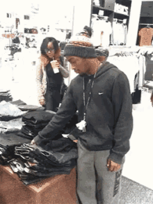 walk-away-walk-out.gif.9e2a9afd0eb36678a04f335438763a98.gif